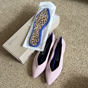 Petal Pink Rothy’s with Leopard Insoles 🌸